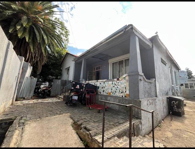 11 BEDROOM HOUSE FOR SALE IN KENSINGTON